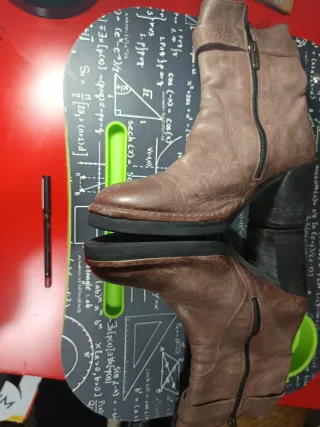 Botas de cuero marrones para mujer