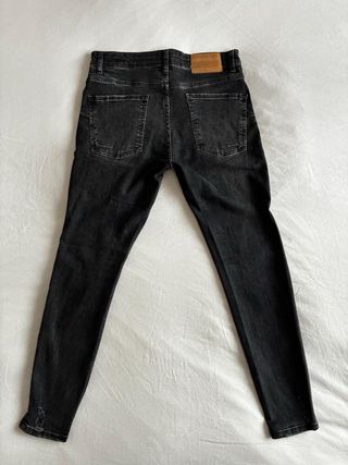 Pantalón Vaquero Skinny Pull&Bear Desgastado