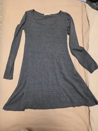Vestido corto gris manga larga