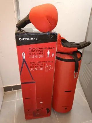 Kit Saco Boxeo + Guantes Outshock Junior Rojo