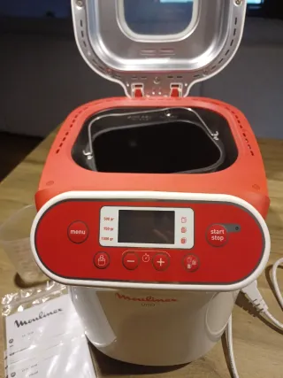 Panificadora Moulinex Uno Blanca y Roja