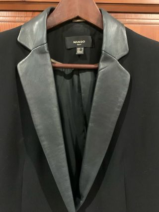 Americana Mango Solapa Piel Negra