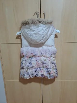 Chaleco acolchado niña con capucha