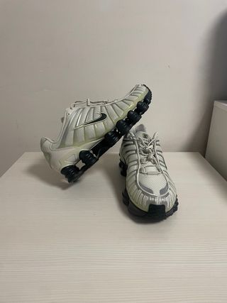Nike Shox Plata y Blanco