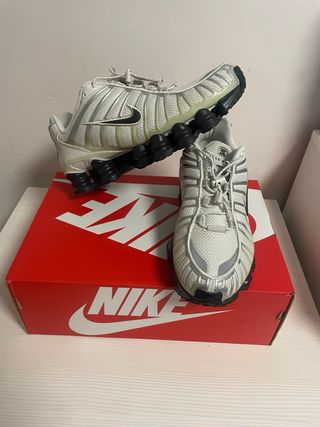 Nike Shox Plata y Blanco