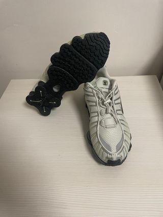 Nike Shox Plata y Blanco