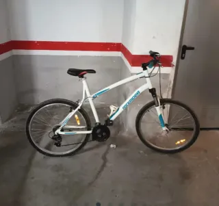 Bicicleta Montaña Decathlon Rockrider Blanca.