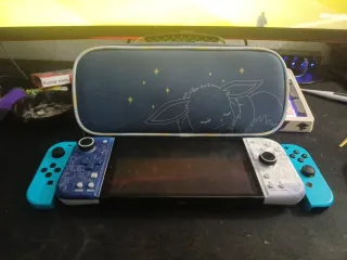 Nintendo Switch OLED + Mandos Hori Eeveelutions
