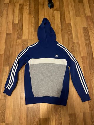 Sudadera azul con rayas blancas de Adidas