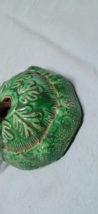 Lampadario in ceramica verde e rosa