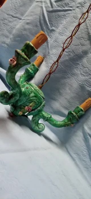 Lampadario in ceramica verde e rosa