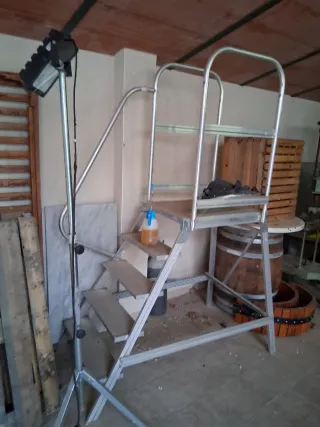 Escalera de aluminio plegable