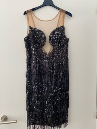 Vestido negro lentejuelas flecos