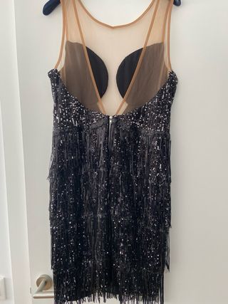 Vestido negro lentejuelas flecos