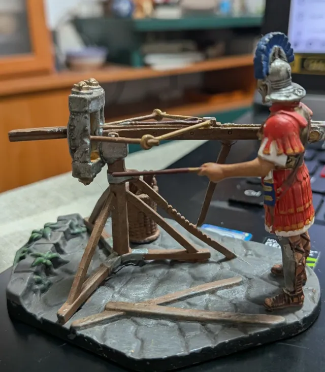 Figure storiche romane in piombo con balista