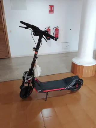 Patinete Eléctrico Segway Negro/Rojo