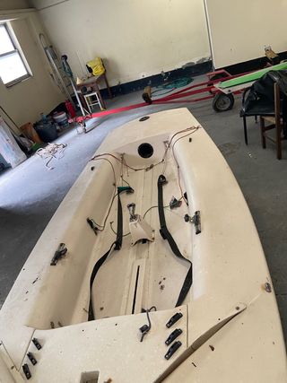 se venda Snipe (barco de vela) con remolque