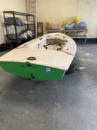 se venda Snipe (barco de vela) con remolque