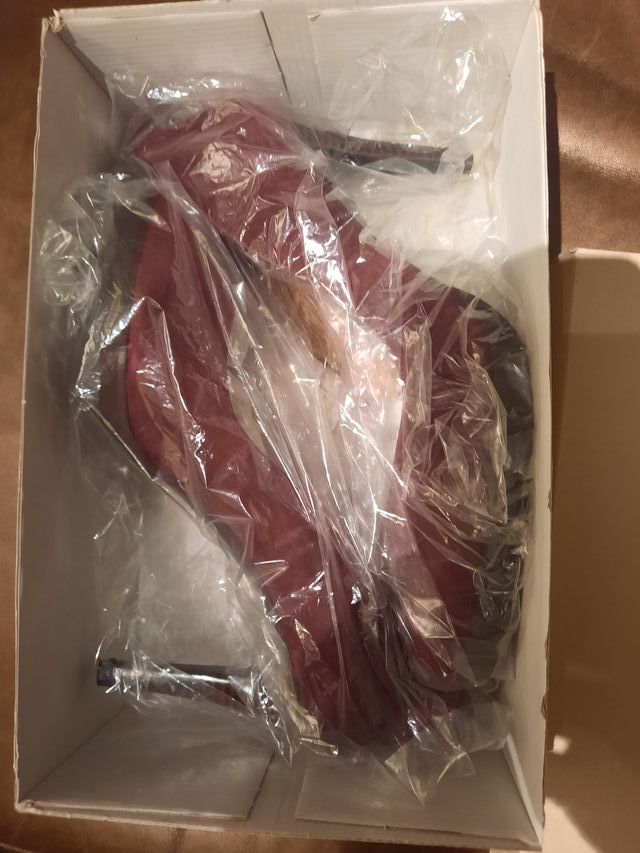 Salón tacón punta fina ante burdeos Marian