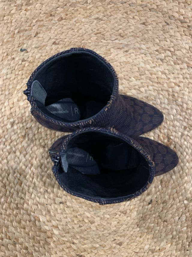 Botines azules y marrones