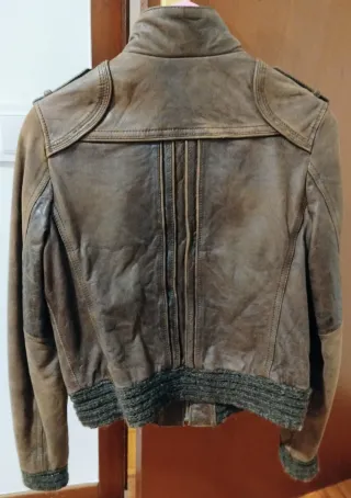 Cazadora de piel marrón