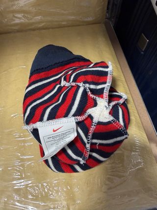 Gorro Invierno Nike Rayas Azul Rojo Blanco