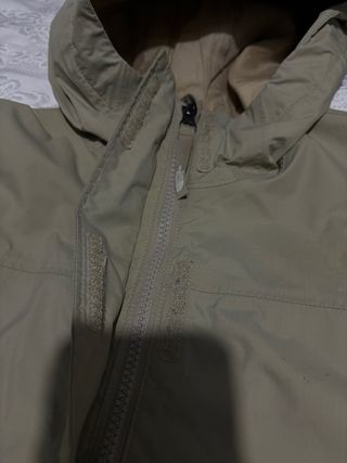 Chaqueta de lluvia beige