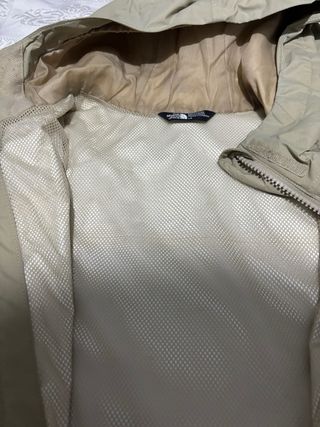 Chaqueta de lluvia beige