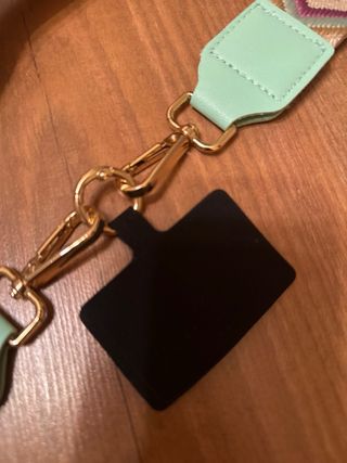 Colgador móvil con monedero y correa