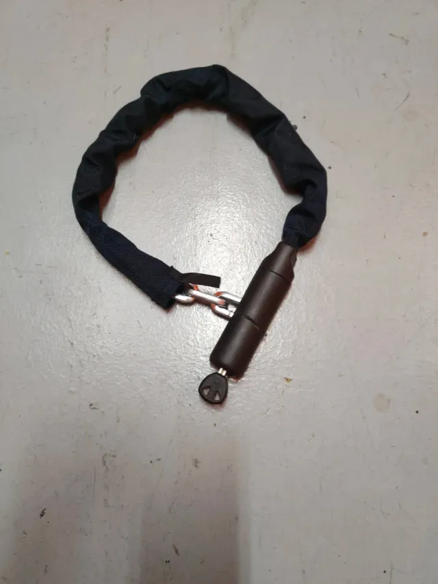 Cadena seguridad moto/bici casi nueva