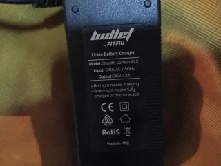 Cargador 30V Patinete Eléctrico