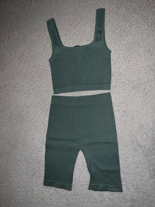 Conjunto Zara Seamless Top y Biker Talla S