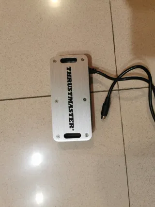 Simulatore Thrustmaster ideale per PS5 e PC