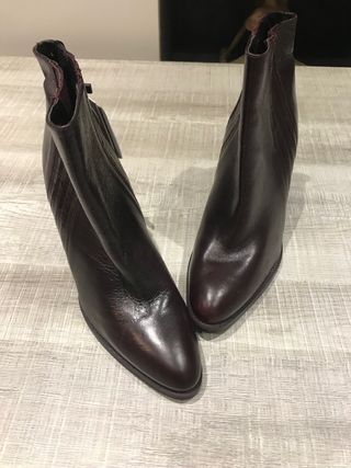 Botines de tacón marrones