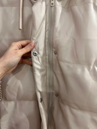 Chaleco efecto piel beige