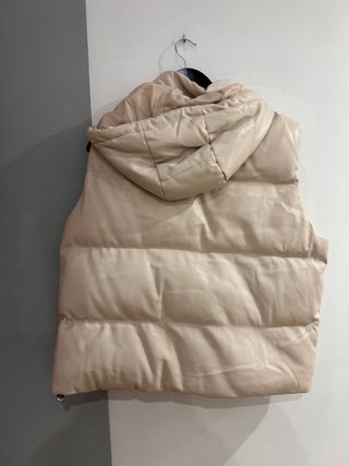 Chaleco efecto piel beige