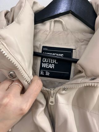 Chaleco efecto piel beige