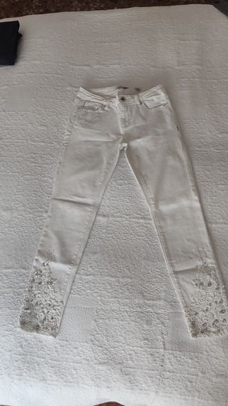 Fracomina Jeans Blancos con Brillantes
