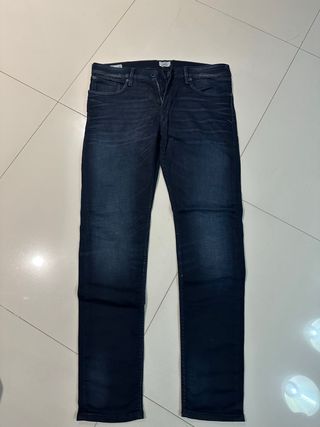 Pantalón vaquero azul oscuro