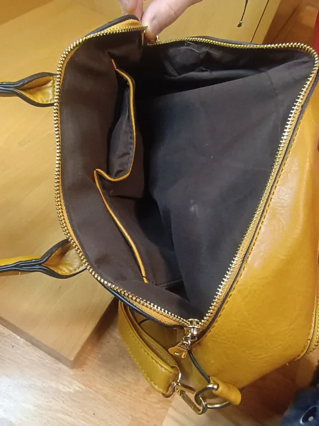 Bolso de mujer amarillo