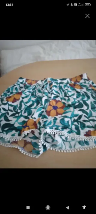 Pantalones cortos con estampado floral