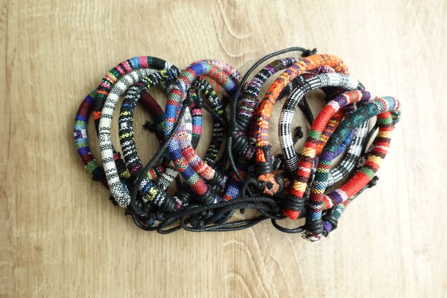 Lote de 36 pulseiras trançadas estilo surf boêmias novas