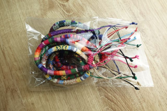 Lote de 36 pulseiras trançadas estilo surf boêmias novas