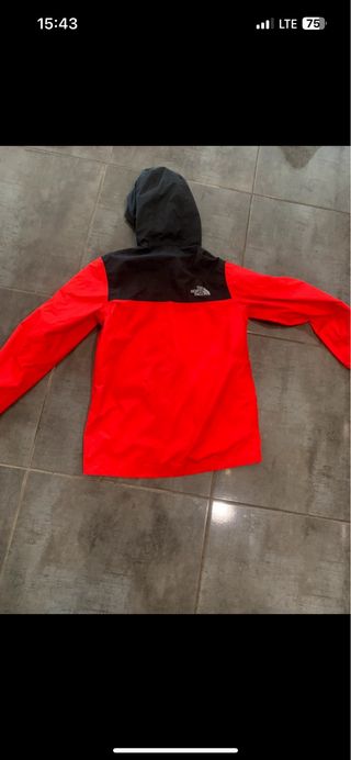 Chaqueta The North Face naranja y gris