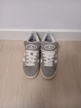 Adidas Campus Grises y Blancas