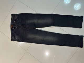 Pantalón vaquero hombre negro