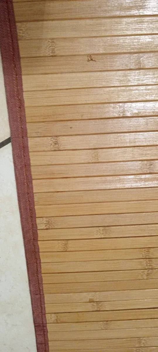 Tappeto in bambù con bordo rosso 280 cm x 50 cm
