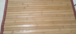 Tappeto in bambù con bordo rosso 280 cm x 50 cm