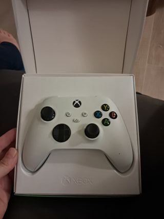 Mando Xbox Robot White