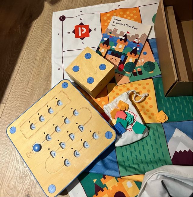 Primo Toys Cubetto. Juego programación madera